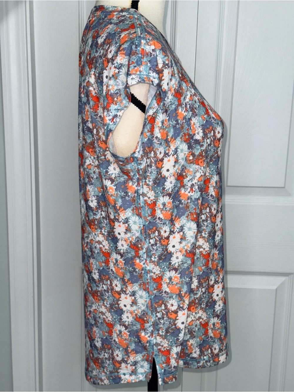 The North Face Women’s Small Floral Cap Sleeve Keyhole Back Active Top - Picture 3 of 13